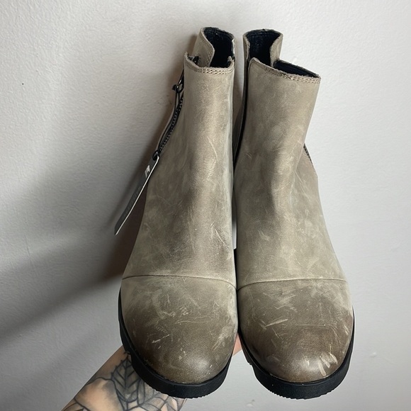 SOLD Sorel | Joan Uptown Zip Ankle Booties NWT Size 10 - Picture 3 of 5